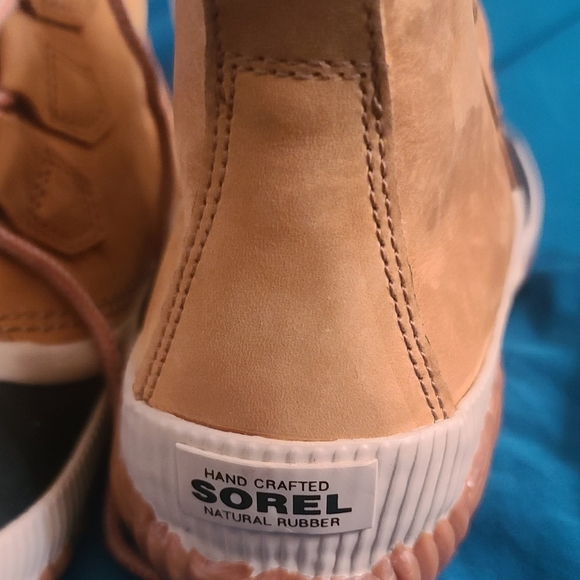 Sorel Boots - Picture 13 of 16